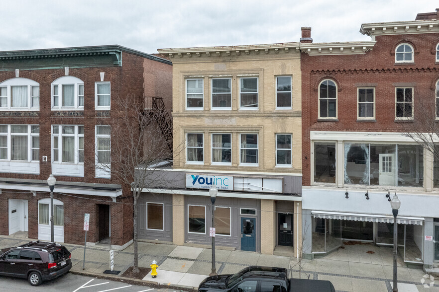 328 Main St, Southbridge, MA à vendre - Photo principale – Image 1 sur 9
