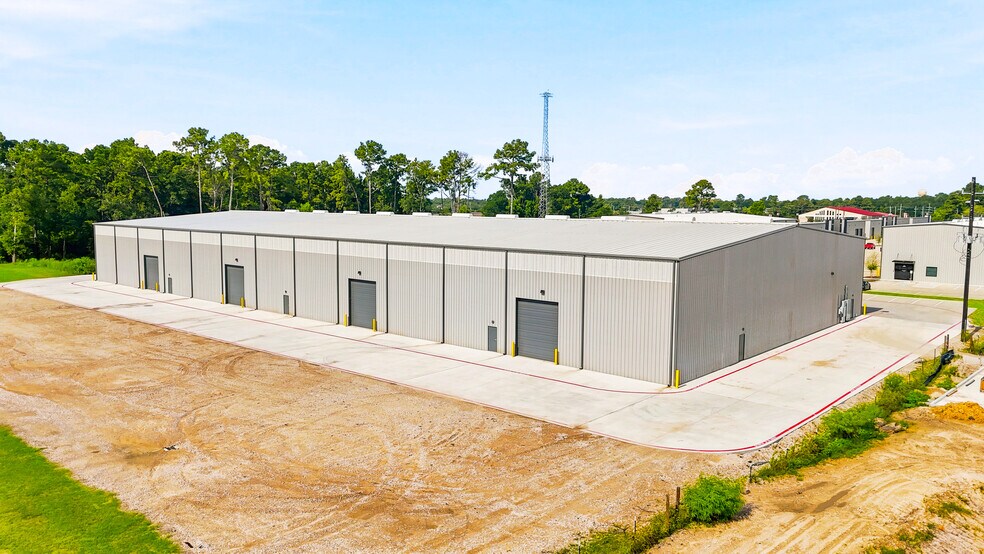 2323 S Houston Ave, Humble, TX à louer - Photo de l’immeuble – Image 3 sur 7