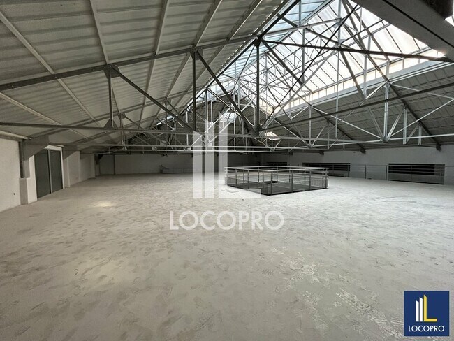 Plus de détails pour Local commercial à vendre