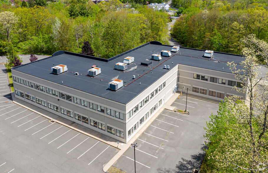 765 Straits Tpke, Middlebury, CT à louer - Aérien – Image 3 sur 7