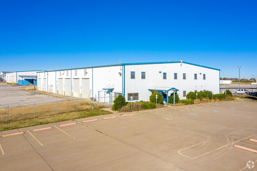 3701 Windmill Rd, Cleburne, TX à louer - Photo principale – Image 1 sur 26