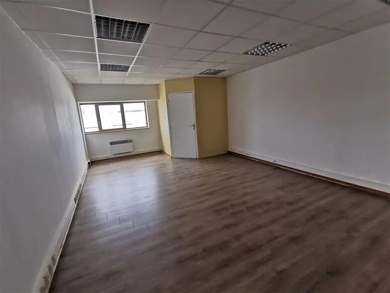 Bureau dans Pordic à louer - Photo intérieure – Image 3 sur 9