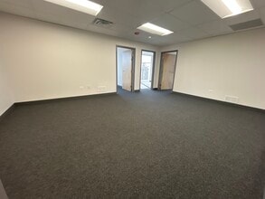 3525 W Peterson Ave, Chicago, IL à louer Photo de l’immeuble– Image 2 sur 8