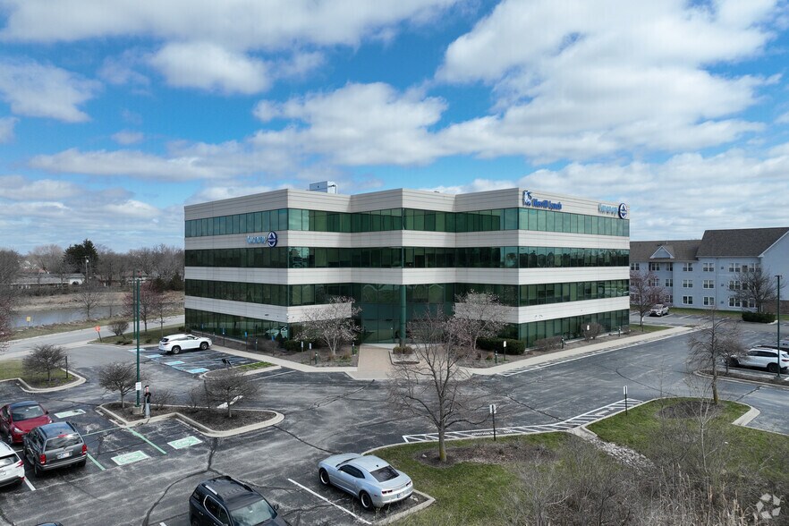 707 E 80th Pl, Merrillville, IN à louer - Photo principale – Image 1 sur 23
