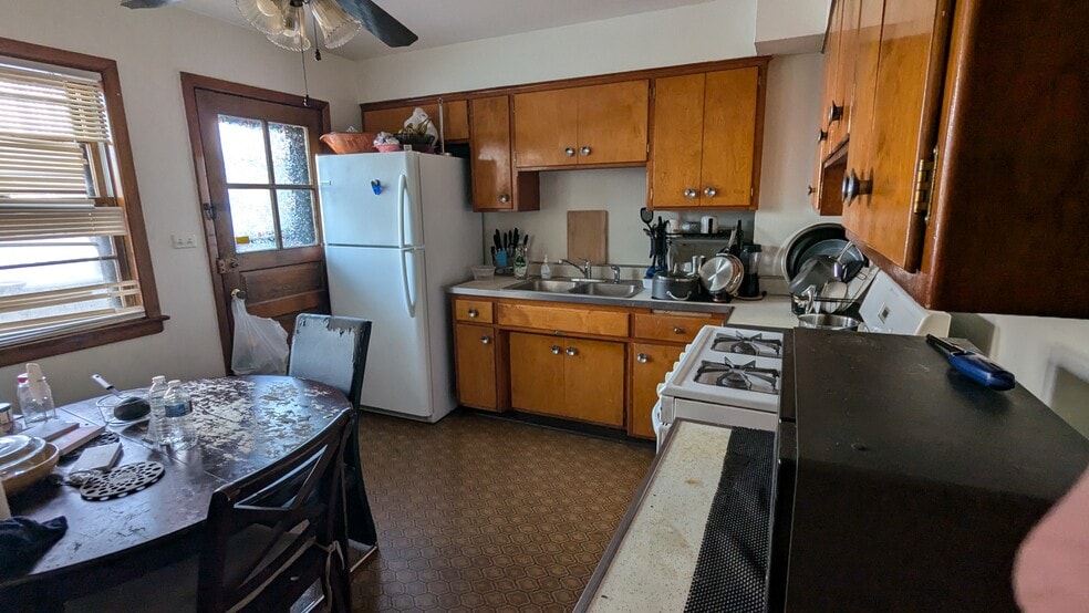 3865 N Elston Ave, Chicago, IL à vendre - Photo de l’immeuble – Image 3 sur 6