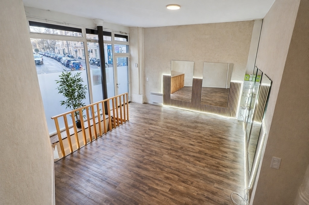 Rue De La Jonquière, Paris à vendre Photo de l’immeuble– Image 1 sur 11