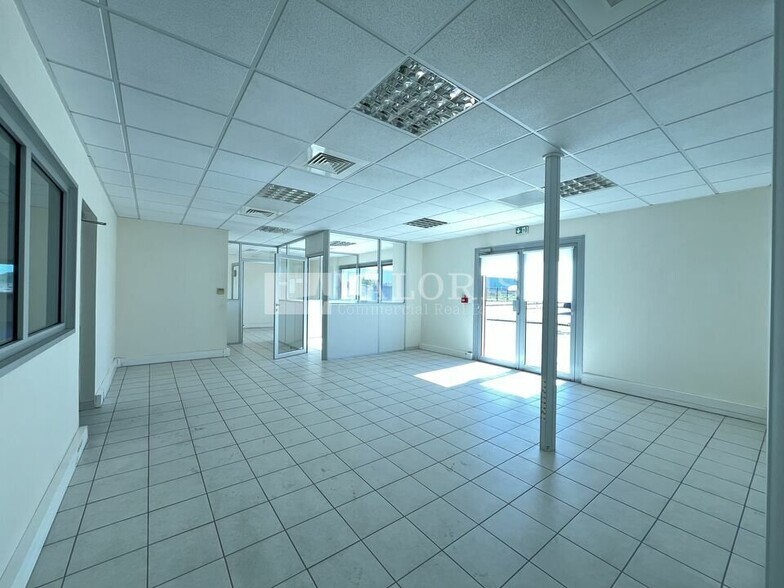 50 Rue Jean Zay, Saint-Priest à louer - Photo intérieure – Image 3 sur 12