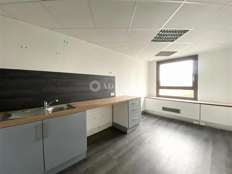 Bureau dans La Garenne-Colombes à louer Photo intérieure– Image 1 sur 1