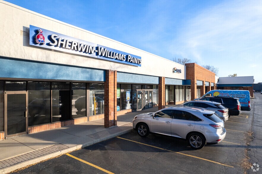 1803-1837 Waukegan Rd, Glenview, IL à louer - Photo de l’immeuble – Image 2 sur 9