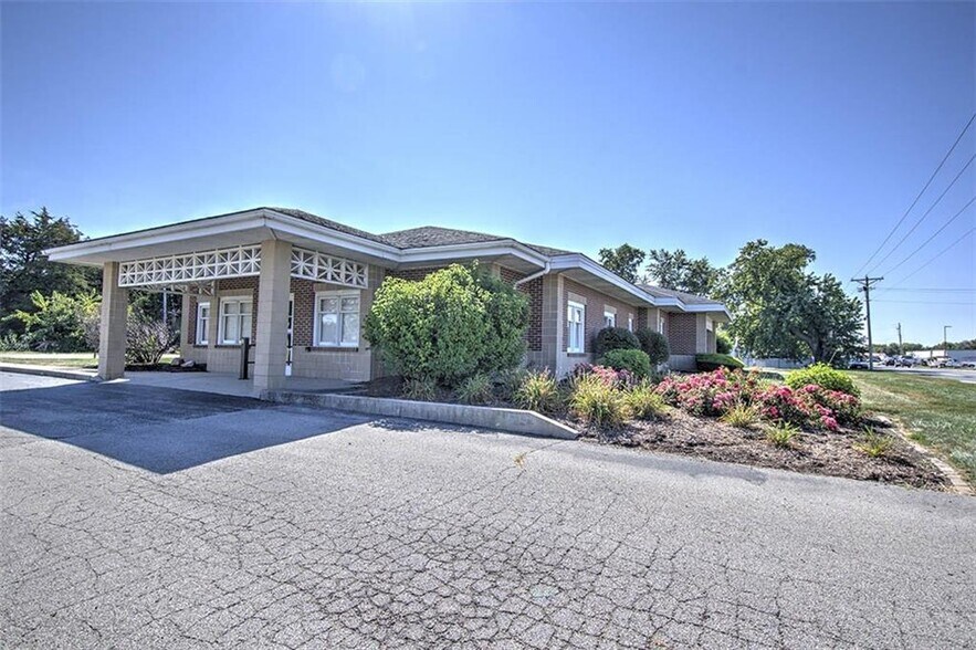 330 N Wyckles St, Decatur, IL à vendre - Photo de l’immeuble – Image 3 sur 8