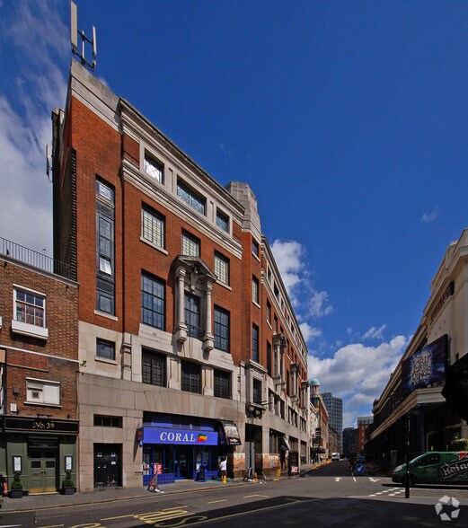 24-26 Russell St, Londres à louer - Photo de l’immeuble – Image 2 sur 3