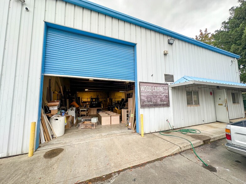 6172 Meister Way, Anderson, CA à vendre - Photo de l’immeuble – Image 3 sur 12