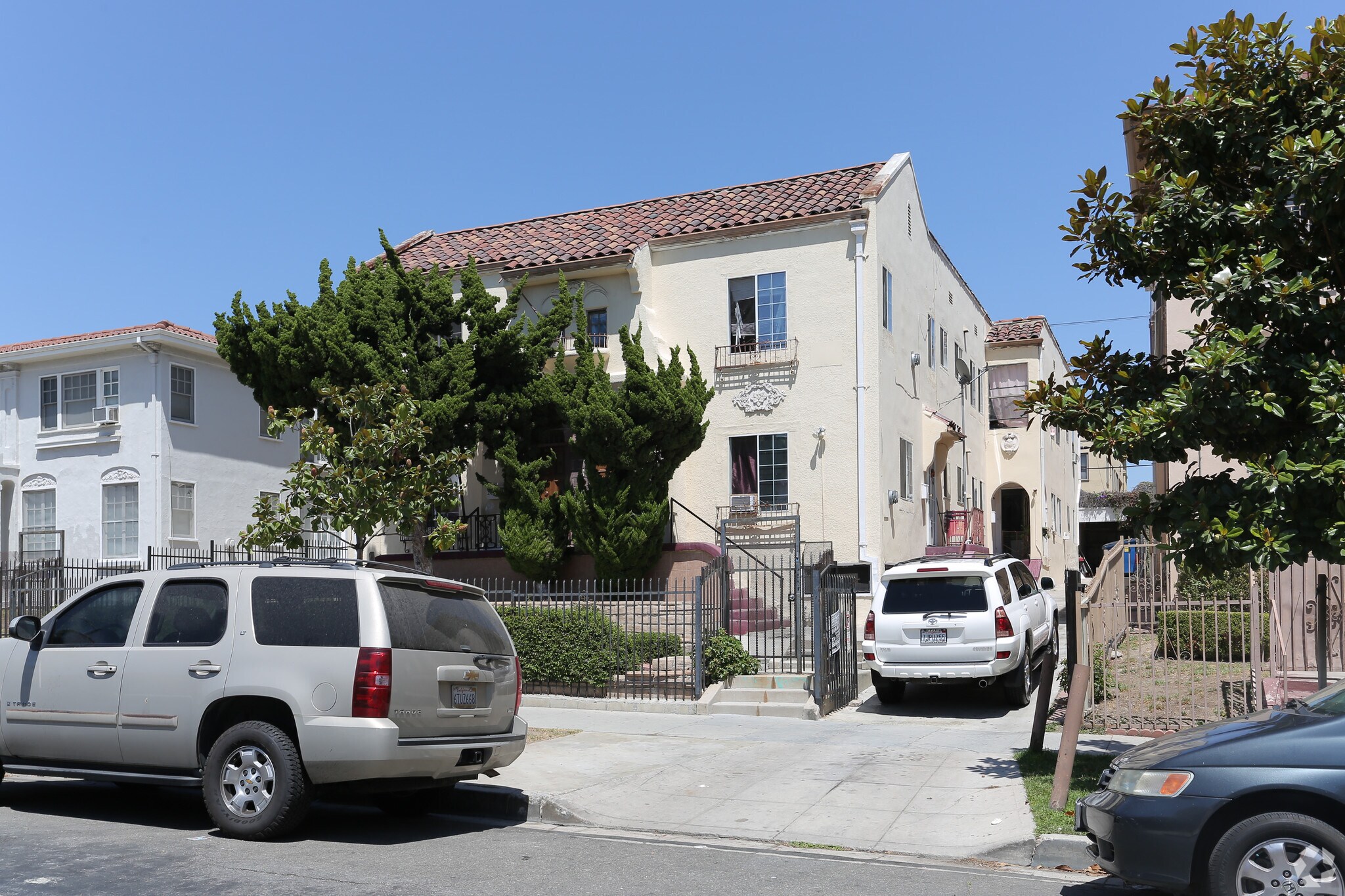 212-216 1/2 S Berendo St, Los Angeles, CA à vendre Photo principale– Image 1 sur 9
