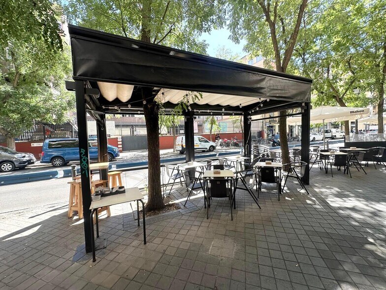 Calle de Guzmán el Bueno, 77, Madrid, Madrid à louer - Photo de l’immeuble – Image 3 sur 5