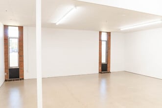 22005 Van Dyke Ave, Warren, MI à louer Photo intérieure– Image 2 sur 17