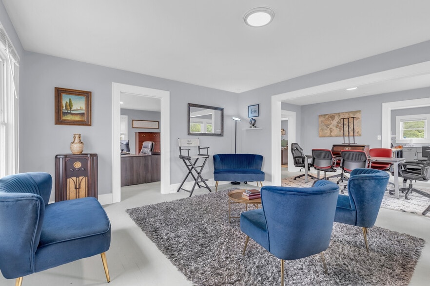 1300 Laurens Rd, Greenville, SC à vendre - Hall d’entrée – Image 2 sur 17