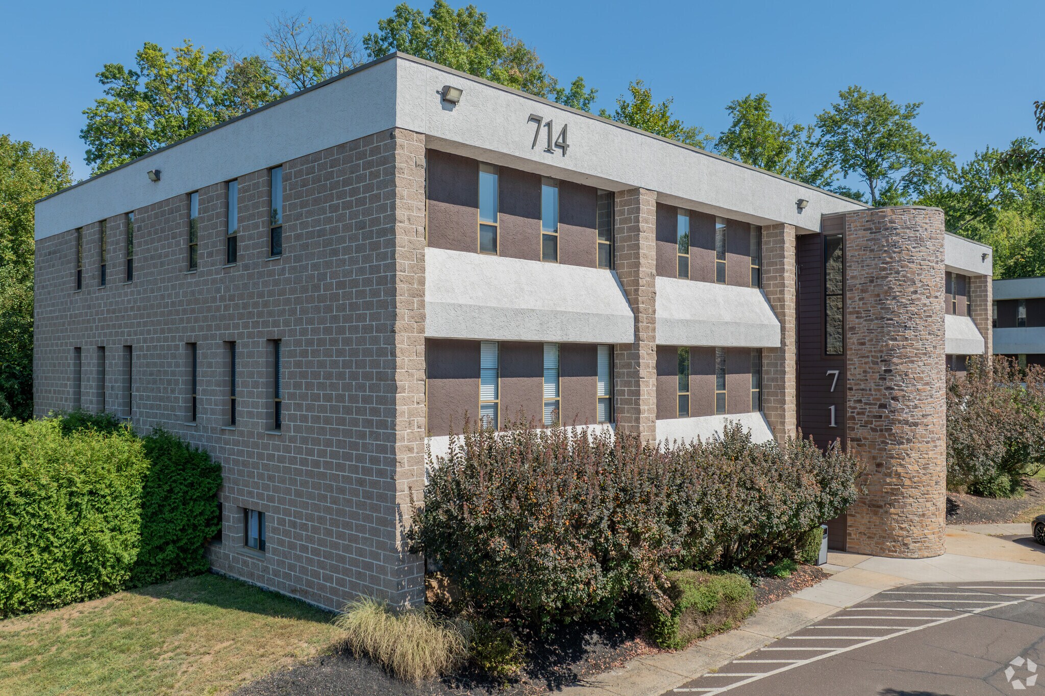 716 N Bethlehem Pike, Lower Gwynedd, PA à louer Photo de l’immeuble– Image 1 sur 17
