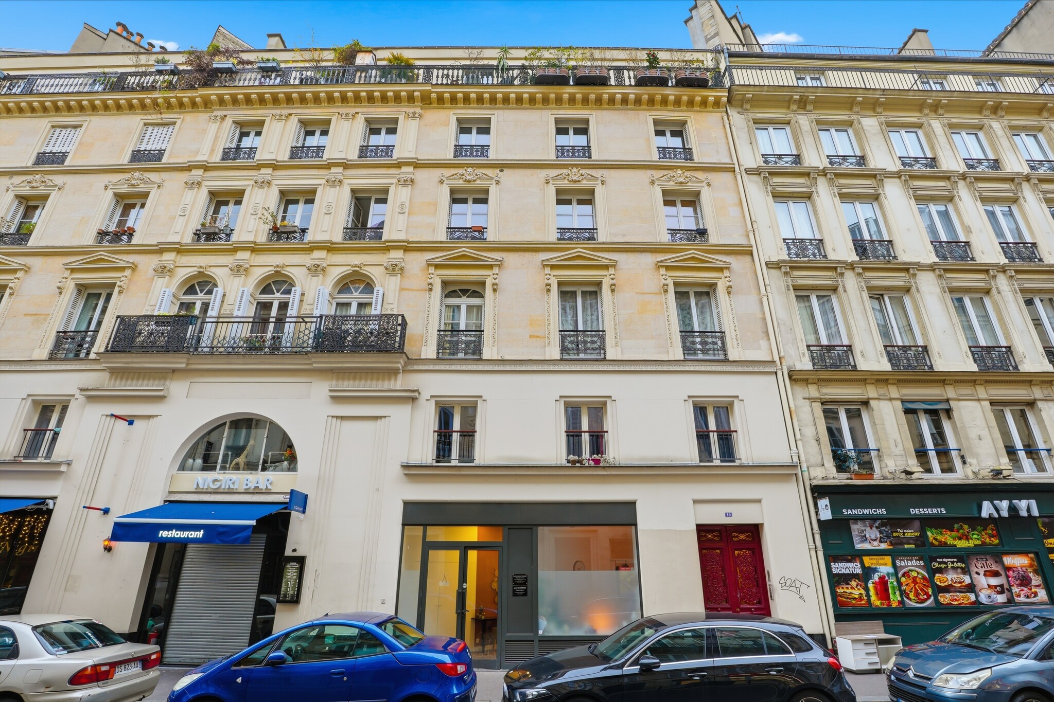 Immeuble residentiel dans Paris à vendre Photo principale– Image 1 sur 11