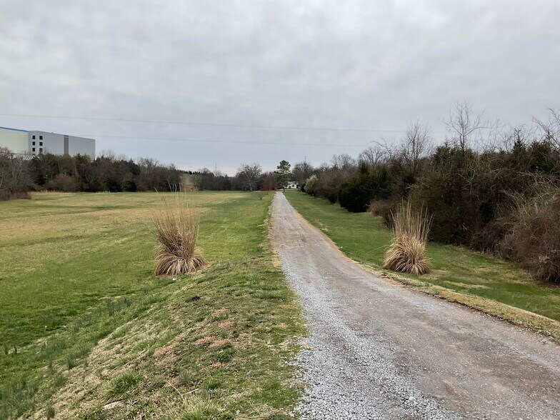 2106 E Division St, Mount Juliet, TN à vendre - Photo de l’immeuble – Image 2 sur 3