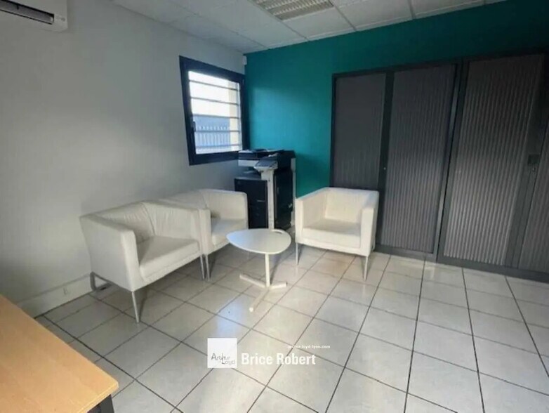 Bureau dans Vénissieux à vendre - Photo intérieure – Image 2 sur 9