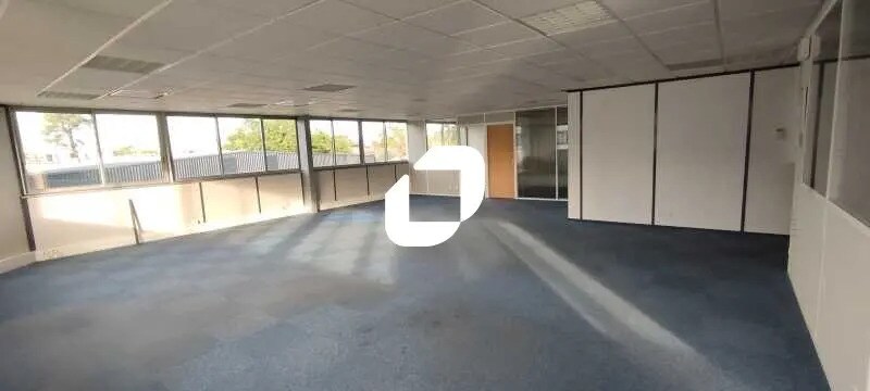 Bureau dans Mérignac à louer - Photo de l’immeuble – Image 1 sur 6