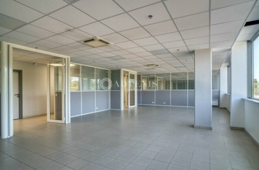 20-26 Avenue Avenue Ampère, Gretz-Armainvilliers à louer - Photo intérieure – Image 3 sur 6