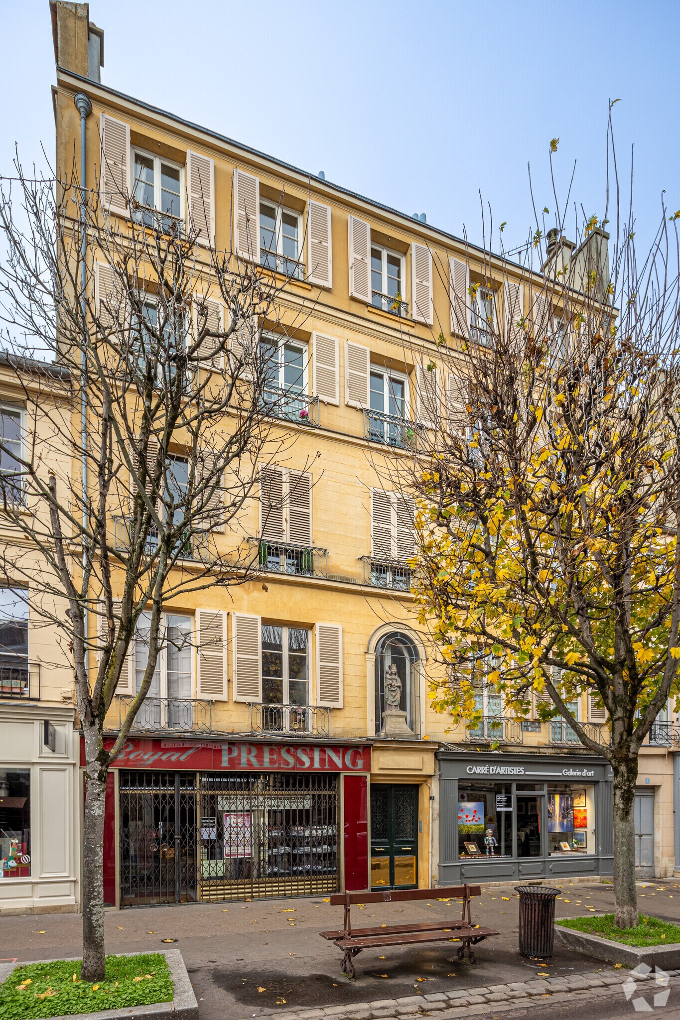 Bureau dans Versailles à louer Photo principale– Image 1 sur 2