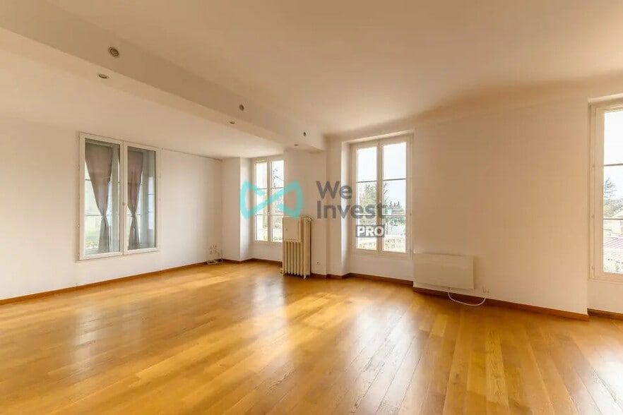 Bureau dans Roissy-en-France à louer - Photo de l’immeuble – Image 1 sur 13