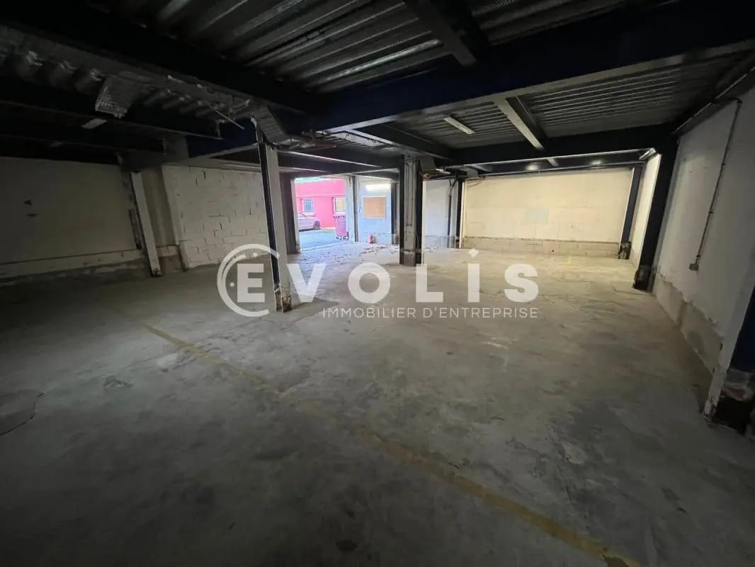 Local d’activités dans Croissy-Beaubourg à louer Photo intérieure– Image 1 sur 12