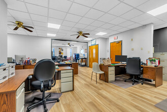 222 Outwater Ln, Garfield, NJ à louer Photo de l’immeuble– Image 1 sur 3