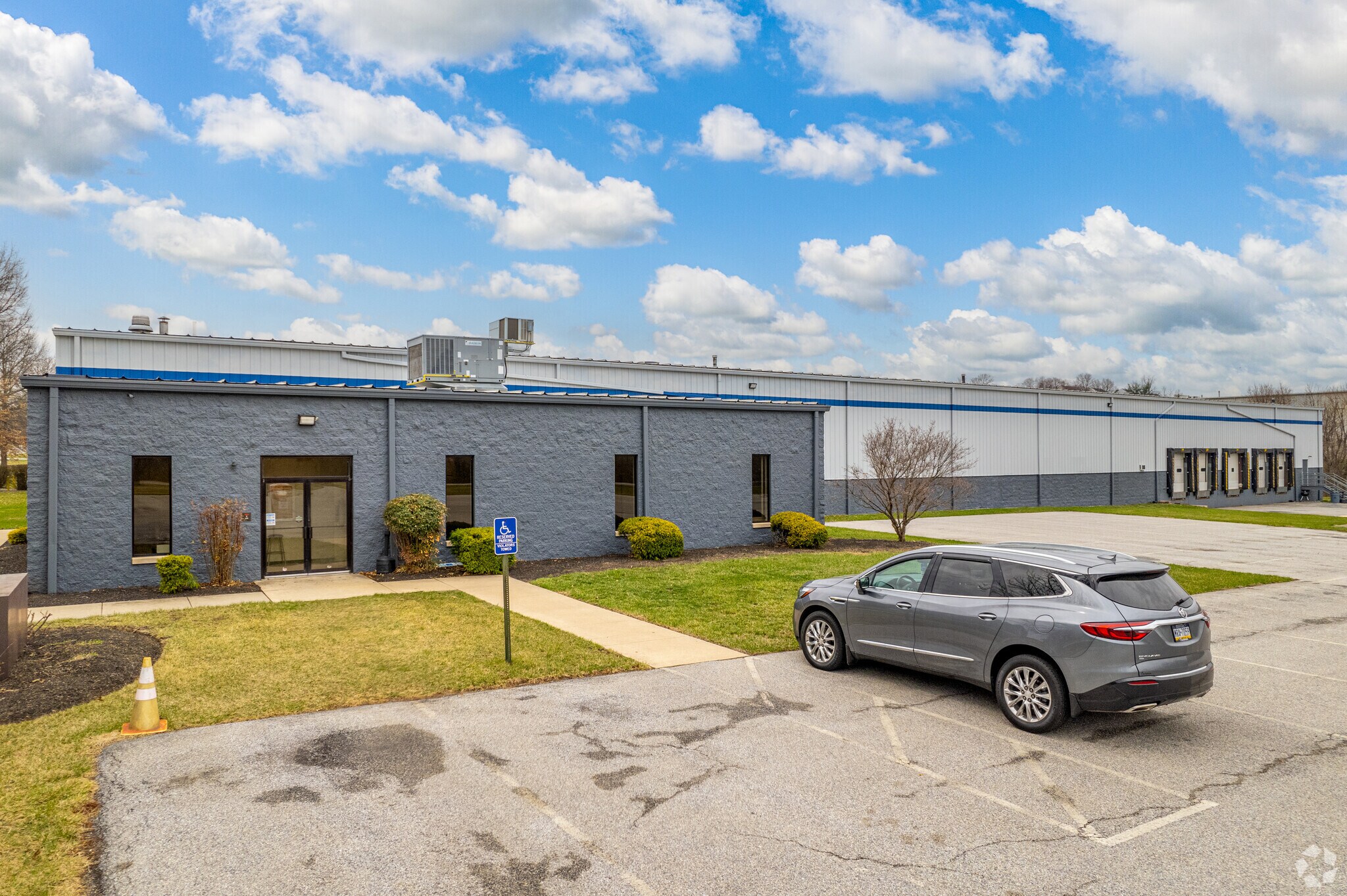 915 Woodland View Dr, York, PA à louer Photo principale– Image 1 sur 8