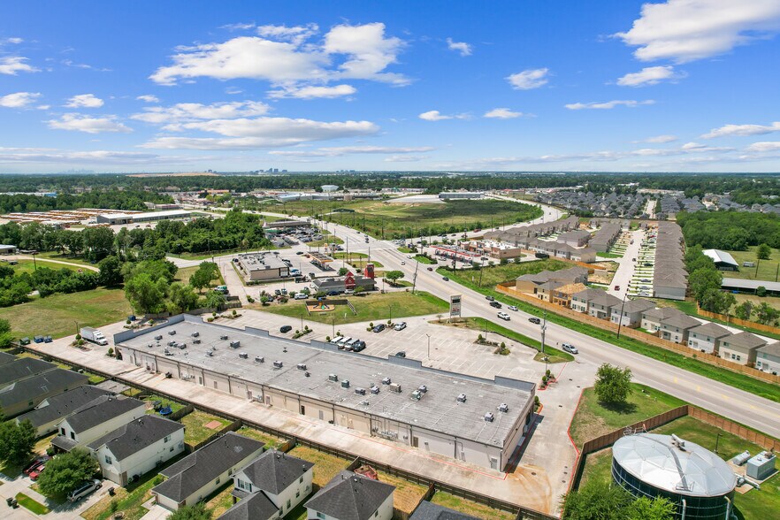 21612-21650 Aldine Westfield Rd, Humble, TX à vendre - Photo de l’immeuble – Image 3 sur 7