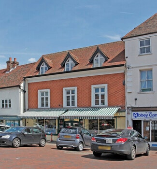 Plus de détails pour 7-8 Market Sq, Waltham Abbey - Local commercial à louer