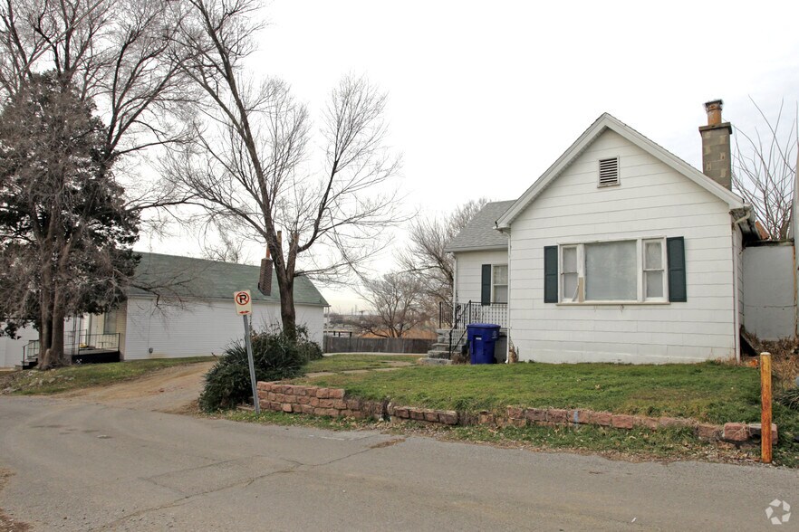 1329 Hughes Pl, Saint Louis, MO à vendre - Photo de l’immeuble – Image 2 sur 2