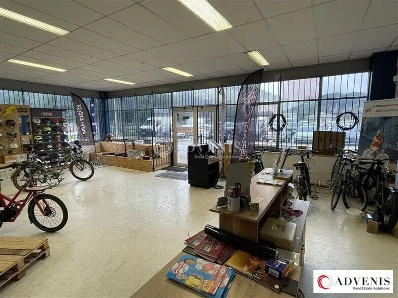 Local d’activités dans Mérignac à louer - Photo de l’immeuble – Image 1 sur 5