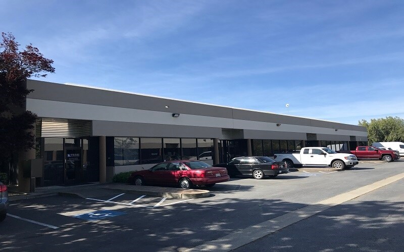 16035 Caputo Dr, Morgan Hill, CA à louer - Photo de l’immeuble – Image 2 sur 3