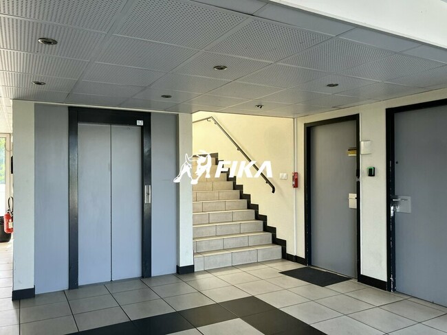 Plus de détails pour Bureau à vendre