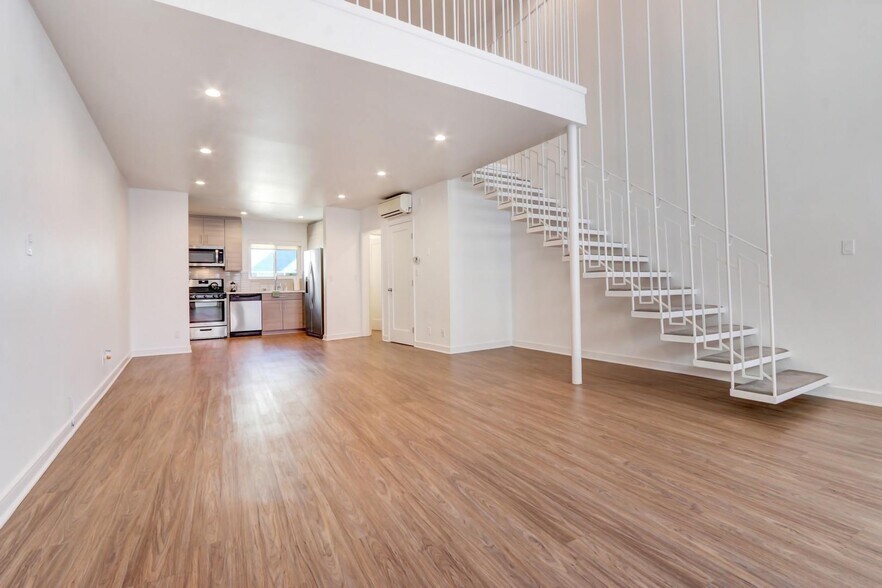 700 S 6th St, Burbank, CA à vendre - Photo de l’immeuble – Image 2 sur 74
