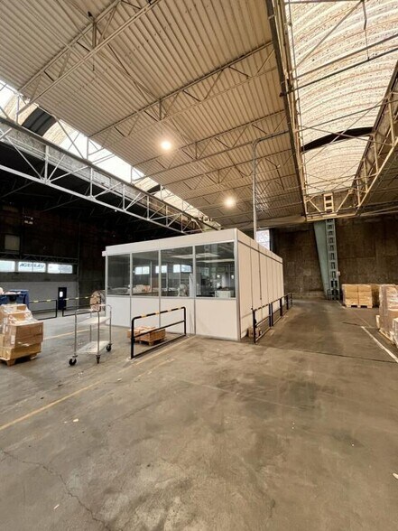 Industriel/Logistique dans Cholet à louer - Photo de l’immeuble – Image 3 sur 6