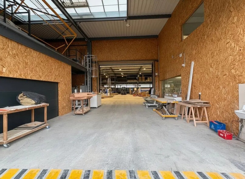 Industriel/Logistique dans Creil à vendre - Photo de l’immeuble – Image 3 sur 6