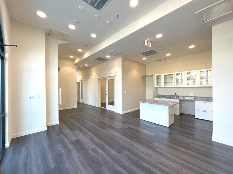 1364-1378 El Camino Real, Santa Clara, CA à louer - Photo intérieure – Image 3 sur 28