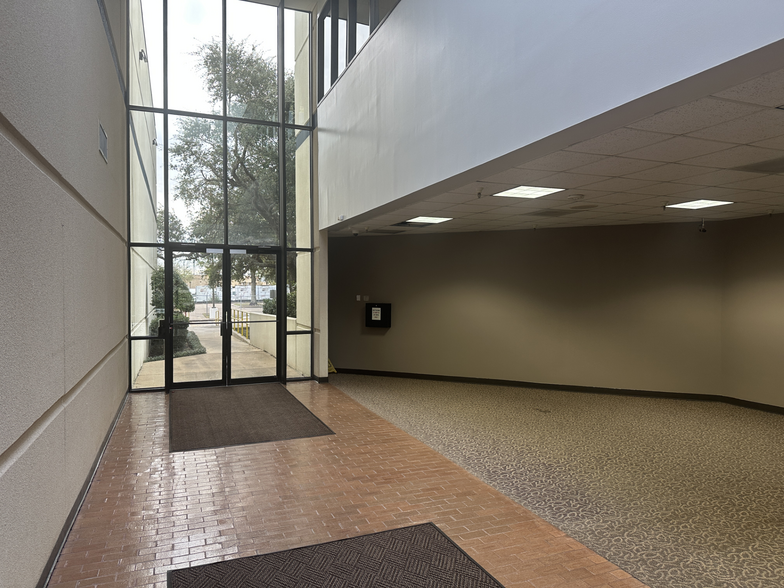 811 FM-1959, Houston, TX à louer - Photo de l’immeuble – Image 3 sur 17