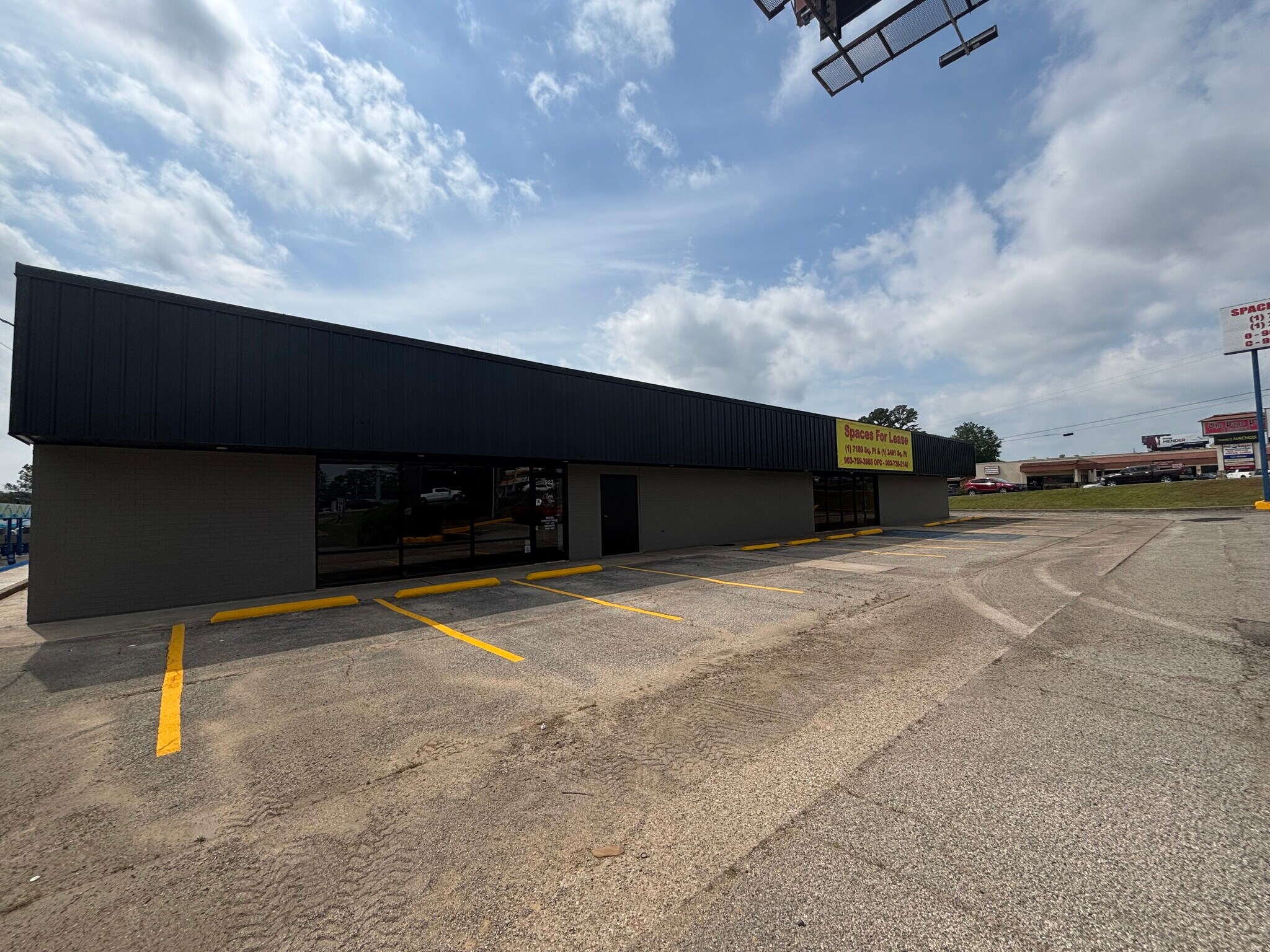 920 W Loop 281, Longview, TX à louer Photo de l’immeuble– Image 1 sur 14