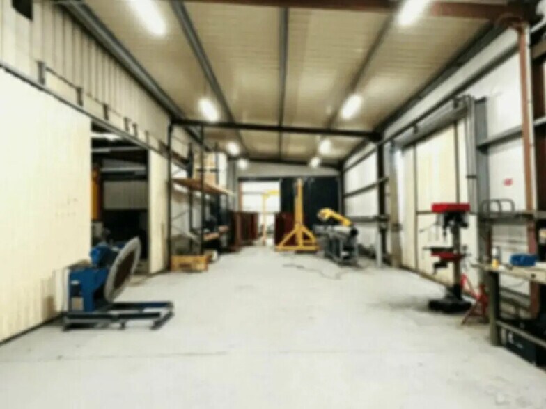 Local d'activités dans GONFREVILLE-L'ORCHER à vendre - Photo de l’immeuble – Image 3 sur 5