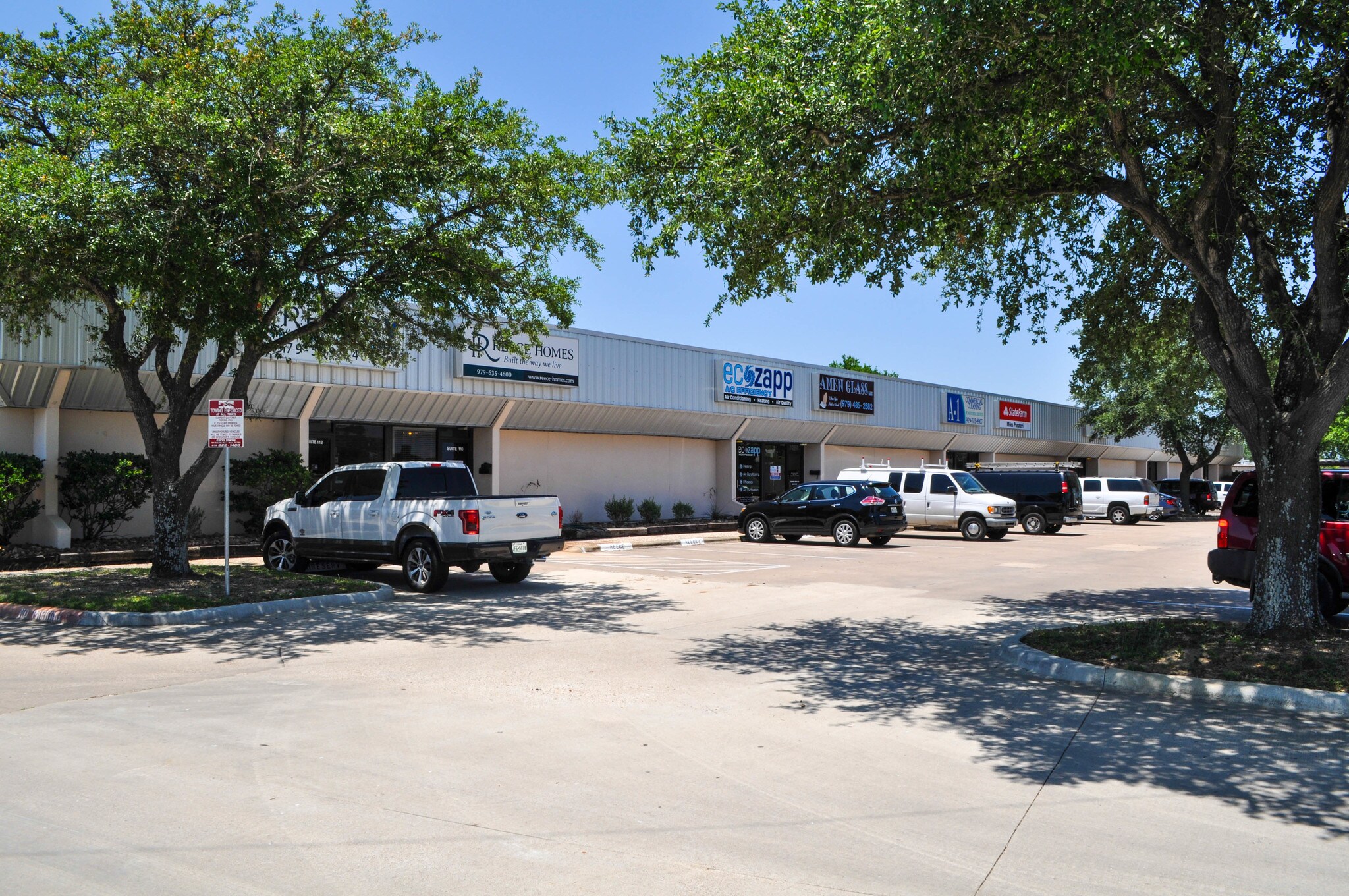 3900 S Hwy 6, College Station, TX à louer Photo de l’immeuble– Image 1 sur 2