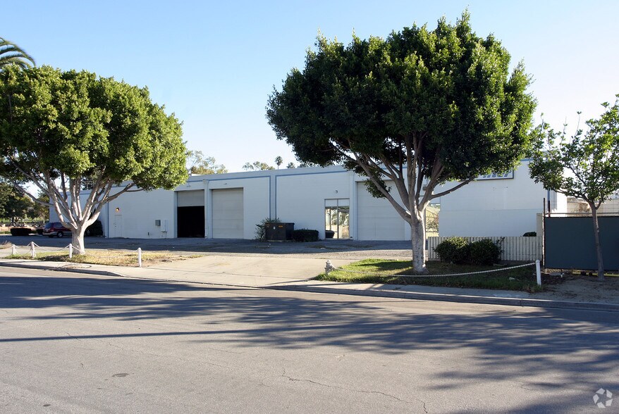1100 E Willow St, Signal Hill, CA à vendre - Photo de l’immeuble – Image 2 sur 5