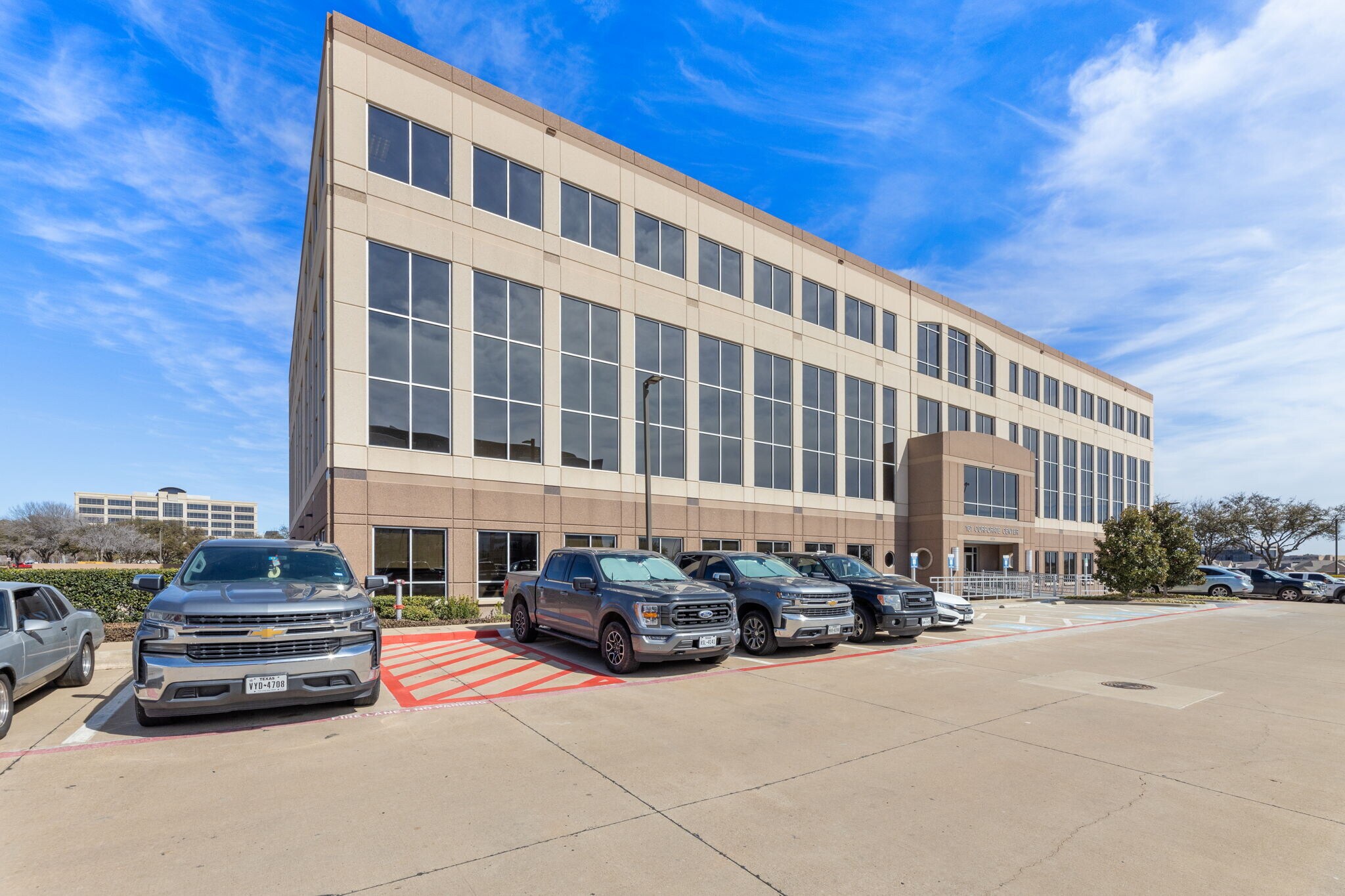 6225 N State Highway 161, Irving, TX à louer Photo principale– Image 1 sur 9