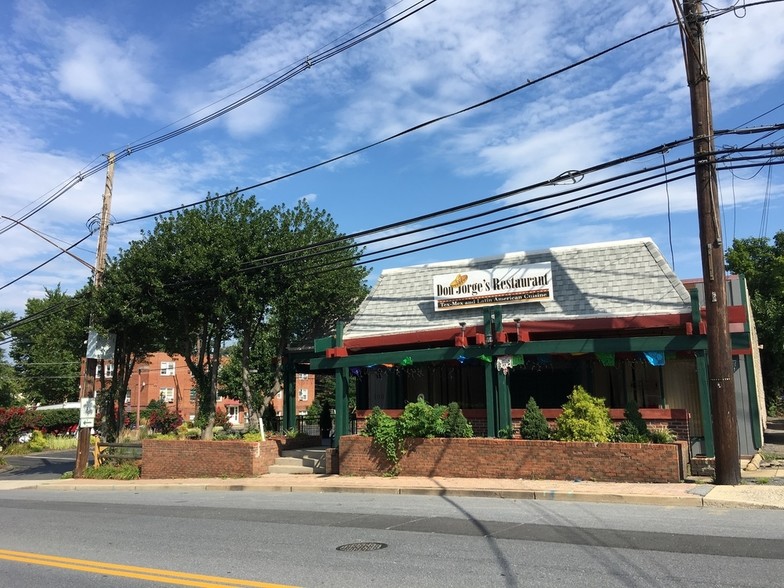 106-108 E Diamond Ave, Gaithersburg, MD à vendre - Photo de l’immeuble – Image 2 sur 6