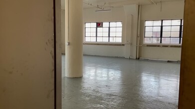 510 Barnum Ave, Bridgeport, CT à louer - Vidéo sur l’annonce professionnelle 