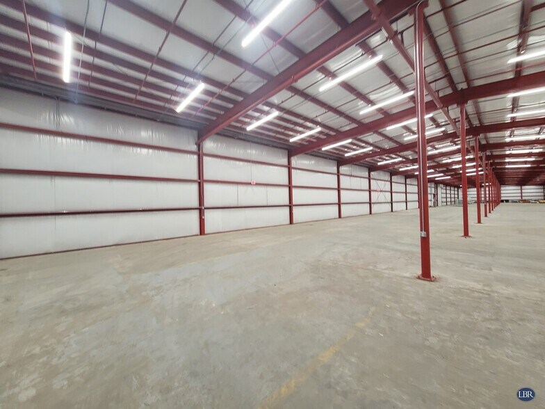 5130 S Washington Ave, Titusville, FL à vendre - Photo intérieure – Image 2 sur 3